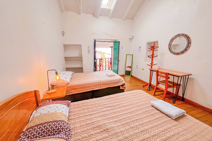 Room 8 of 18