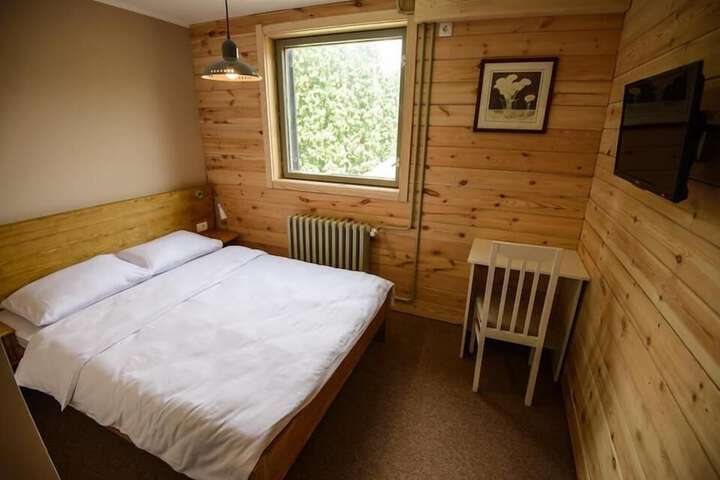 Room 10 of 20