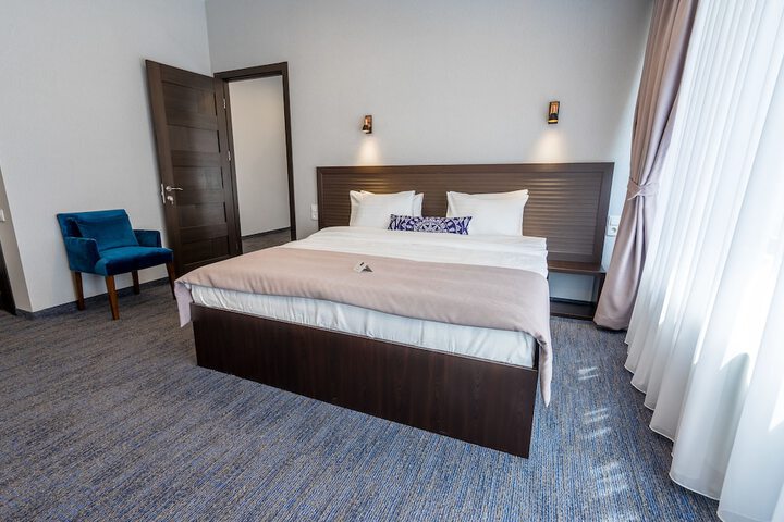 Room 42 of 71