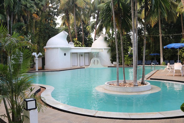 Pools & Facilities