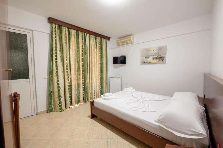 Room 18 of 59