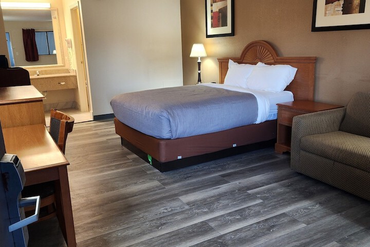 2 Queen Beds (15 of 15)