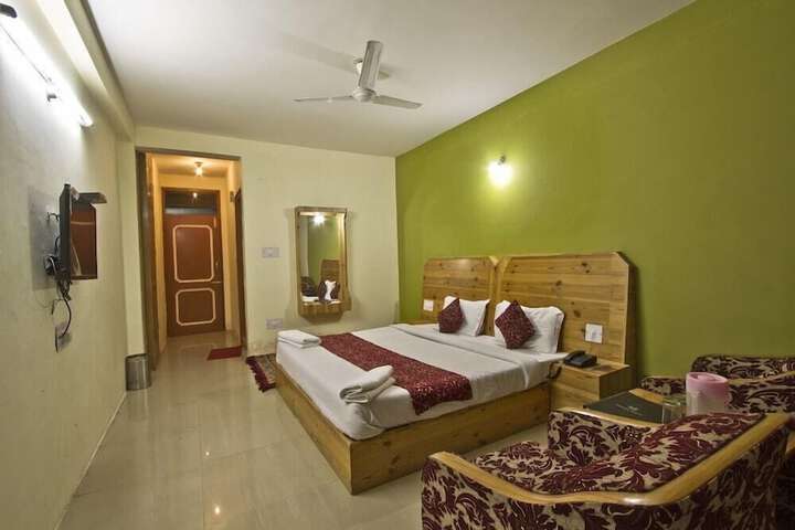 Room 10 of 24