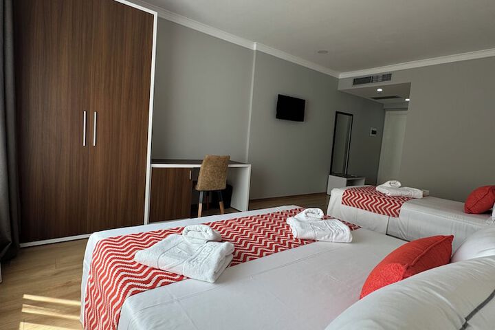 Room 75 of 191