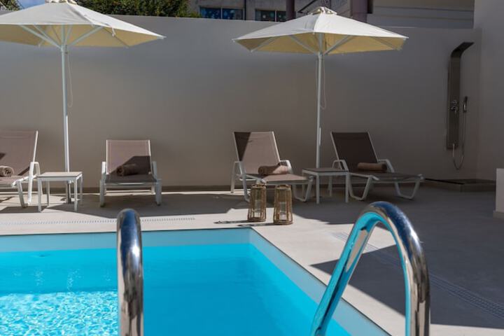 Pool 50 of 68