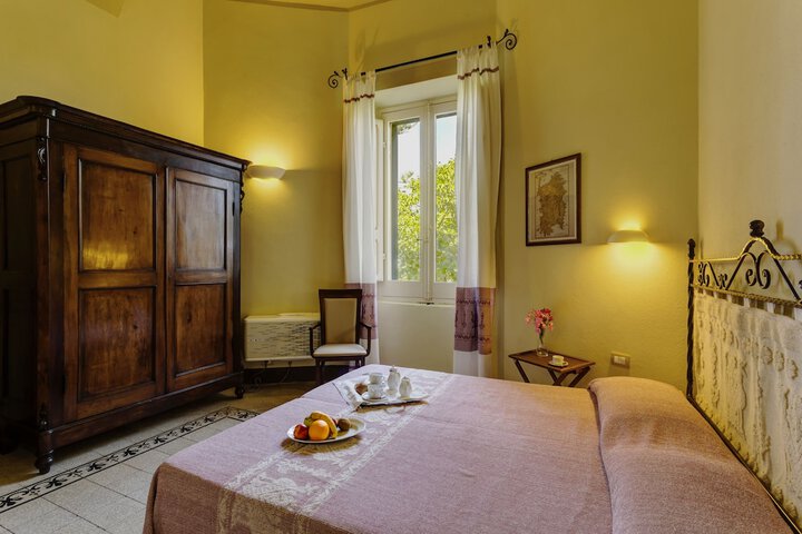 Room 21 of 68