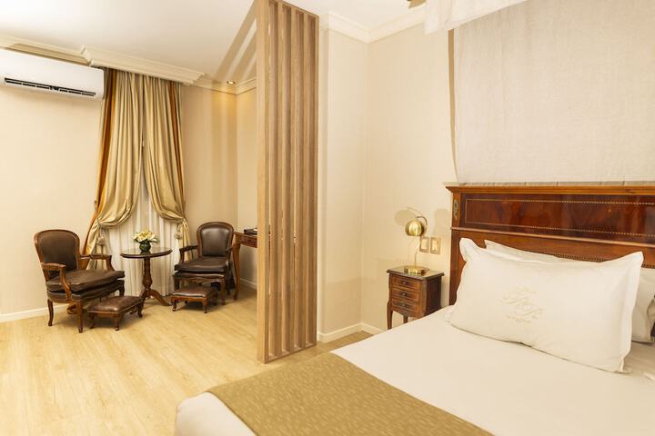 Room 32 of 110
