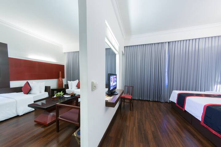 Room 13 of 89