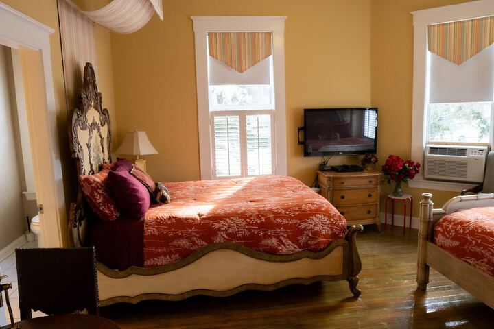 Lodge Premium Cabin Queen Bed (62 of 79)