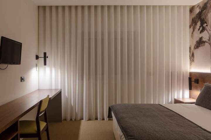 Room 8 of 29