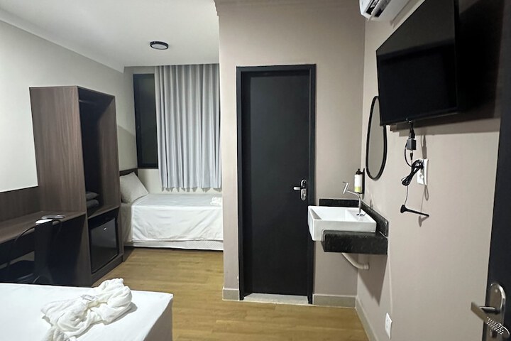 Room 11 of 15