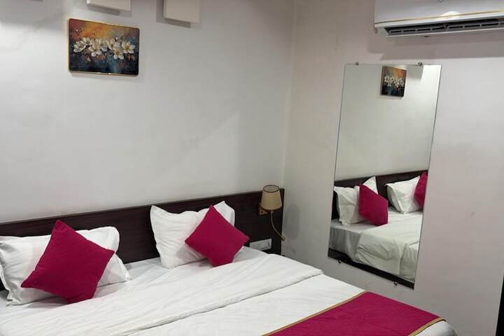 Room 12 of 44