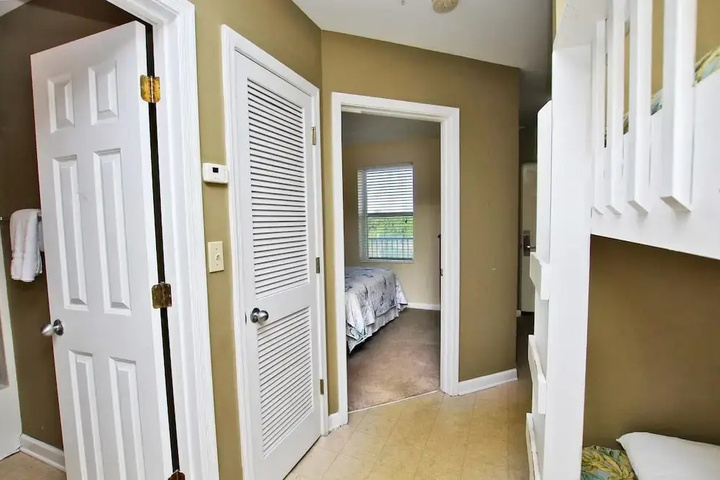Room 3 of 16