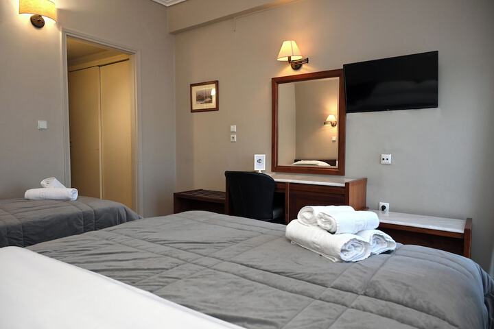 Room 9 of 50