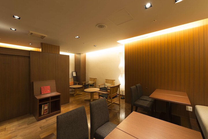 Hotel Lobby