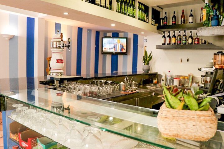 Snack bar