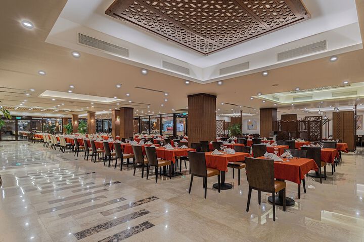 Dining 70 of 98