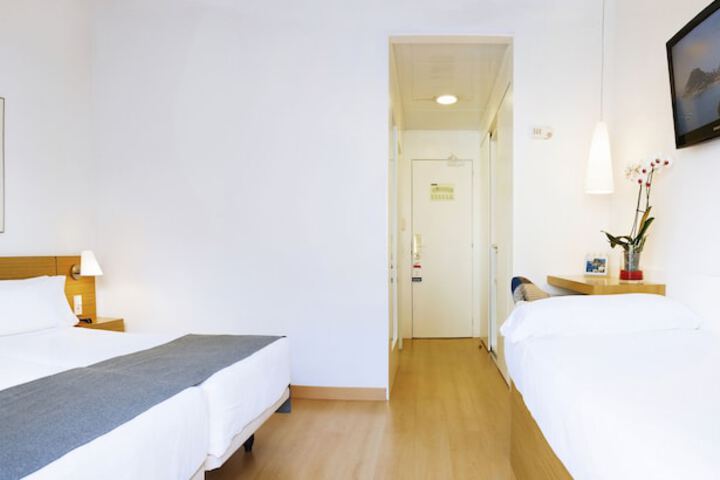 Room 12 of 89