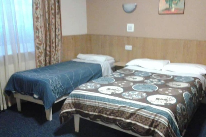 Room 26 of 40
