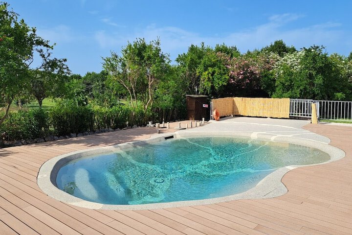 Pool 16 of 23