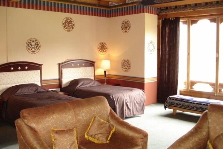 Room 3 of 20