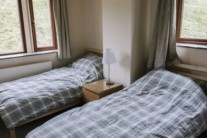 Room 2 of 16