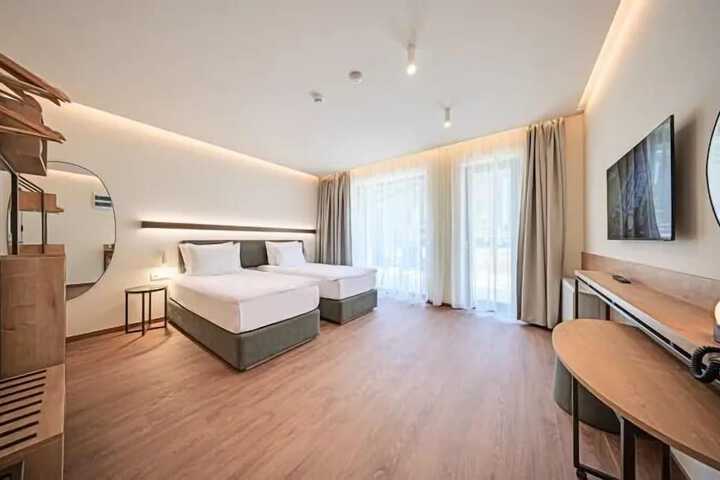 Room 6 of 38