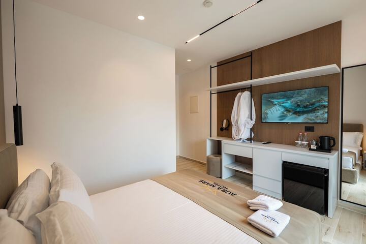 Room 31 of 244