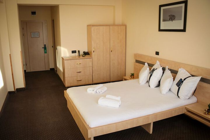 Room 44 of 79