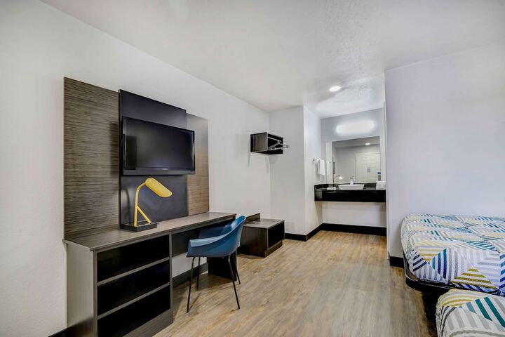 2 Double Beds (3 of 29)