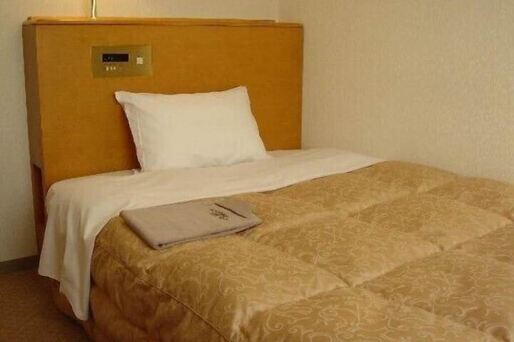 Room 3 of 42