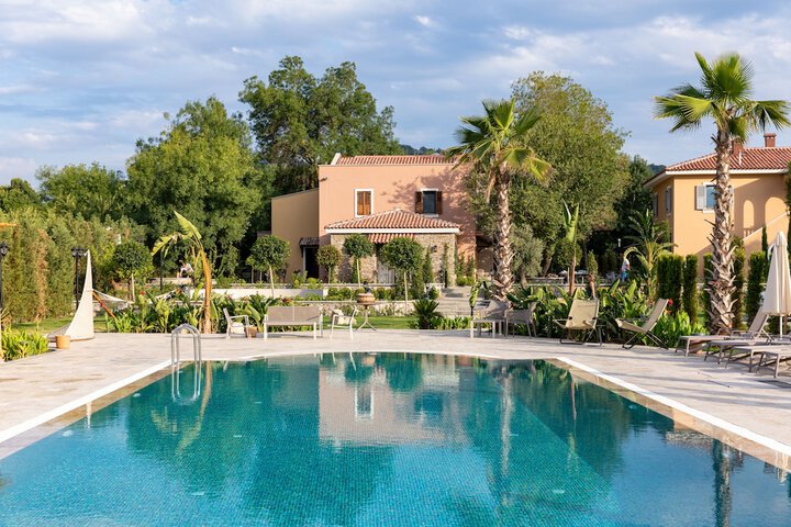 Pool 40 of 62