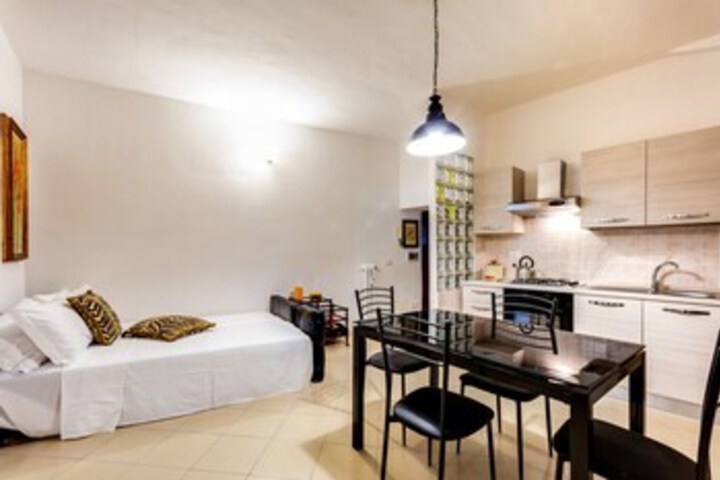Room 16 of 25