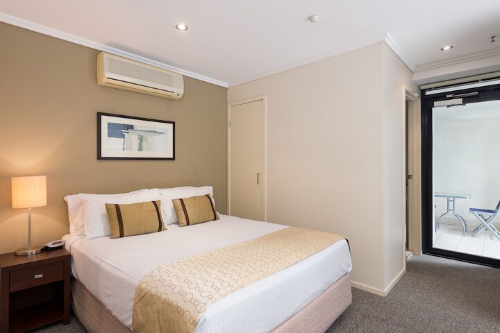 Room 11 of 65