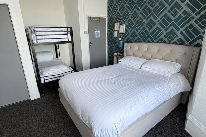 Room 70 of 114