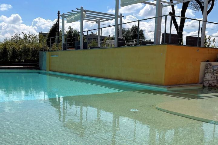 Hotel Pool