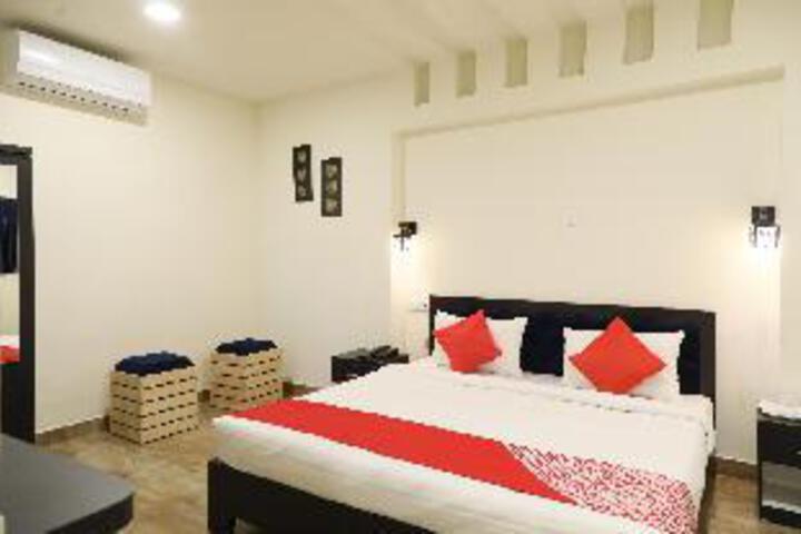 OYO Hotel Leo Star