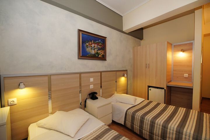 Room 83 of 100