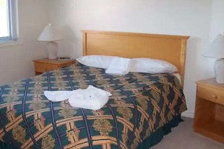 Room 2 of 2