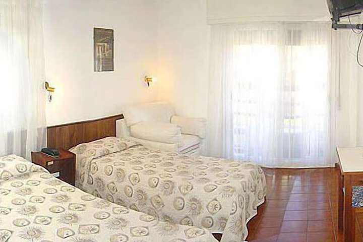 Room 7 of 27