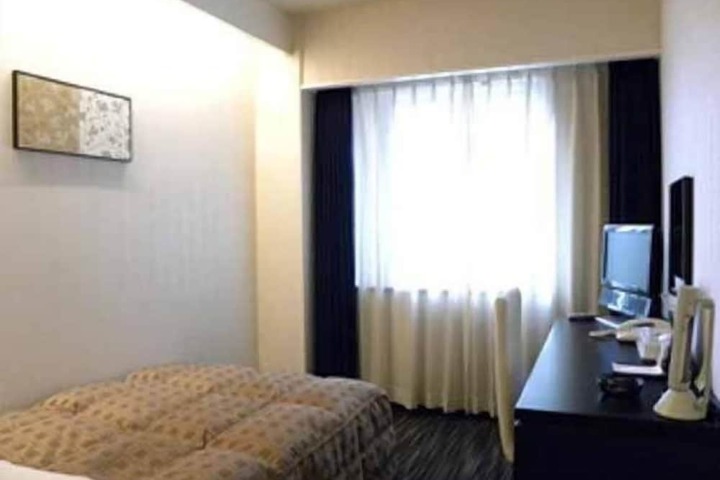 Room 10 of 17