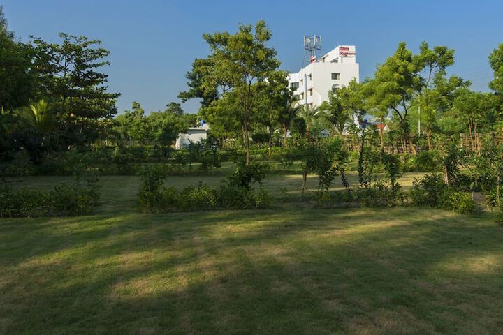 Property Grounds 13 of 15