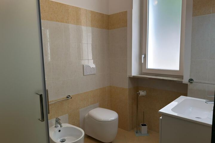 Room 18 of 29