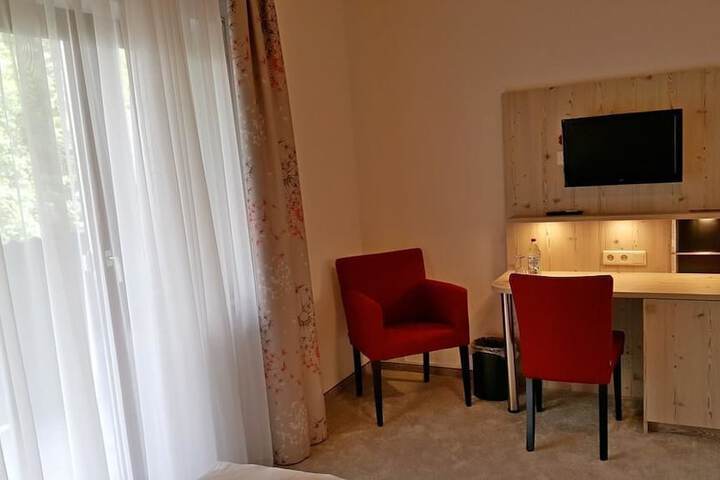 Room 7 of 38
