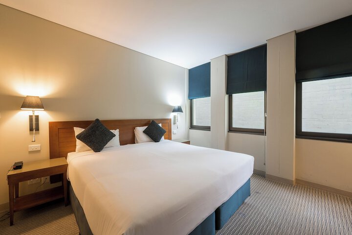 Room 30 of 65