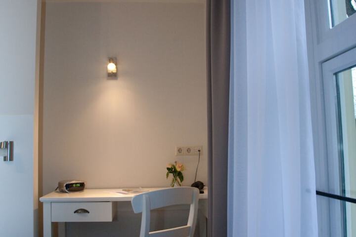 Room 5 of 66
