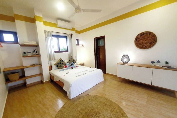 Room 5 of 18