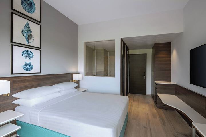 Room 12 of 130