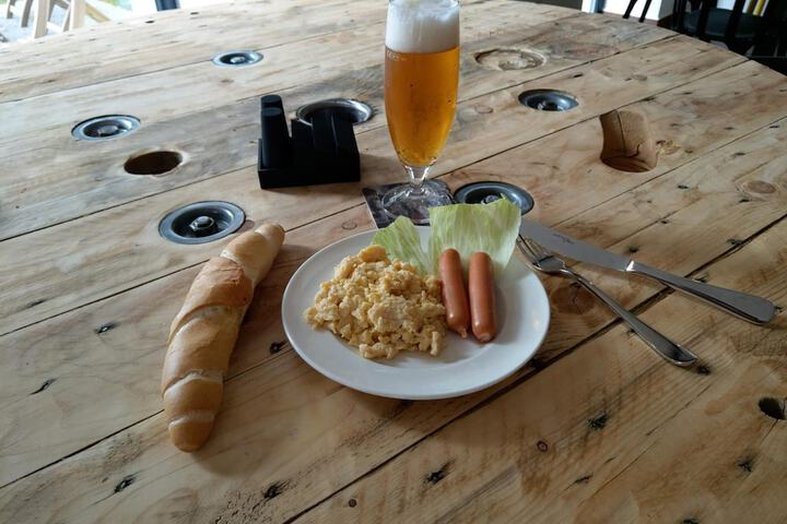 Dining 43 of 56