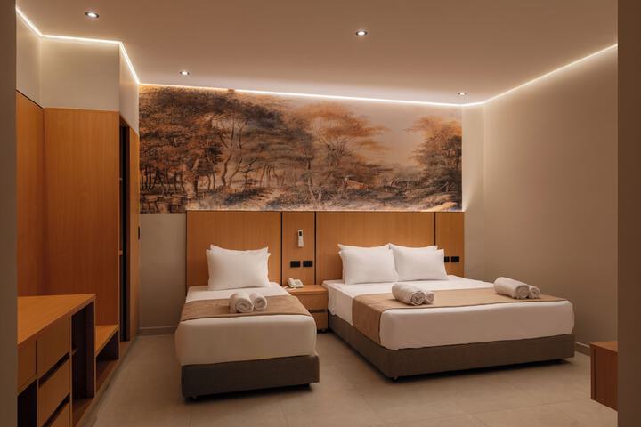Room 13 of 44